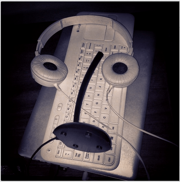 el cheapo set up for podcasting.